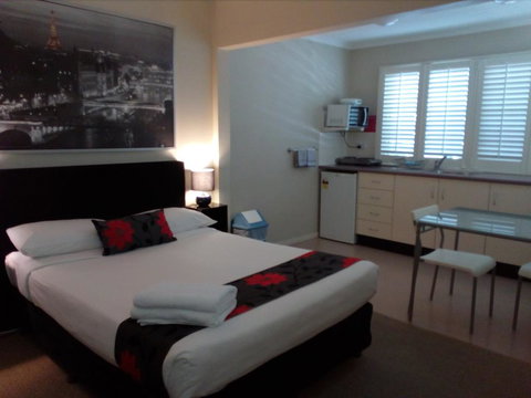 Brisbane Street Studios - Port Augusta Accommodation 1