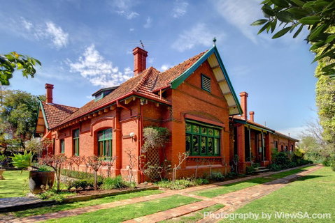 Buxton Manor - Port Augusta Accommodation 0