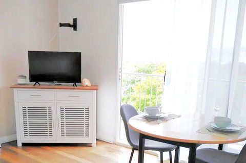 Cabin In The Sky Glorious Views To Magnetic Island - Port Augusta Accommodation 1