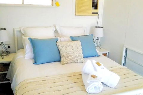 Cabin In The Sky Glorious Views To Magnetic Island - Port Augusta Accommodation 3
