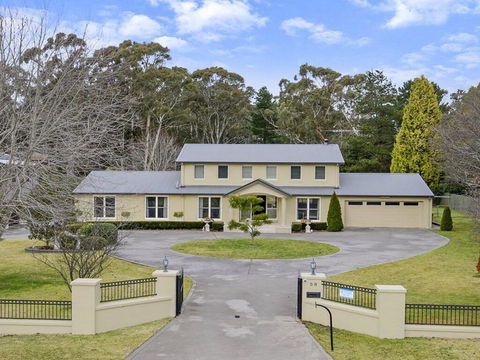 Camelot - Superbly Proportioned And Ideally Located - Port Augusta Accommodation 0