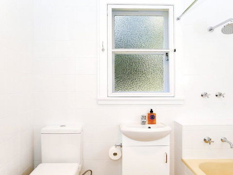 Canary Cottage - Fresh, Clean, Simple & Comfortable - Port Augusta Accommodation 3