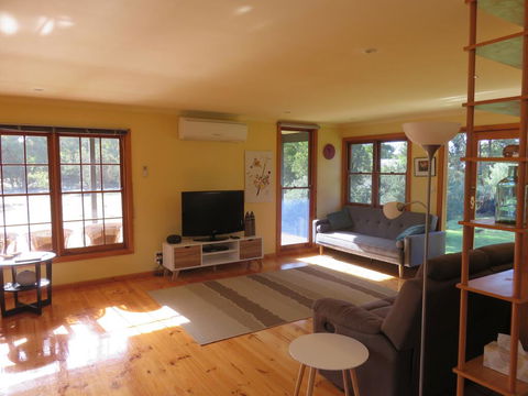 Cedar Cottage Nelson-2 Acre Retreat - Port Augusta Accommodation 2
