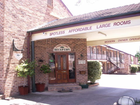 Cedar Lodge Motel - Port Augusta Accommodation 0