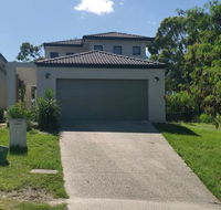 Central Gold Coast Large Modern Elevated House - Port Augusta Accommodation