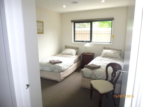 Champagne Stays Apartment - Port Augusta Accommodation 3