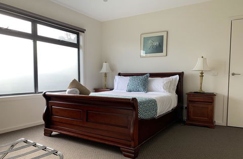 Champagne Stays Apartment - Port Augusta Accommodation 2