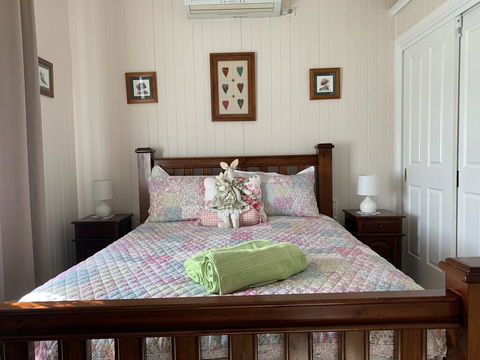 Cherry Blossom Cottage - Port Augusta Accommodation 1