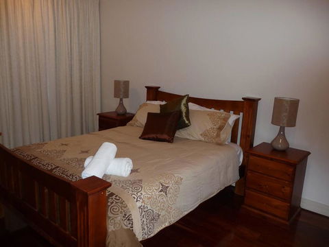 City Getaway 3 Bedroom Adelaide's East End - Port Augusta Accommodation 1