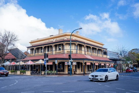 Clouds On Francis-Near Melb St-Free - Wifi - Nespresso - Netflix - Port Augusta Accommodation 1