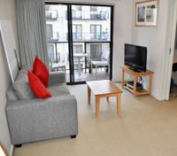 Convenient City Apartment with Pool Gym and Tennis Court