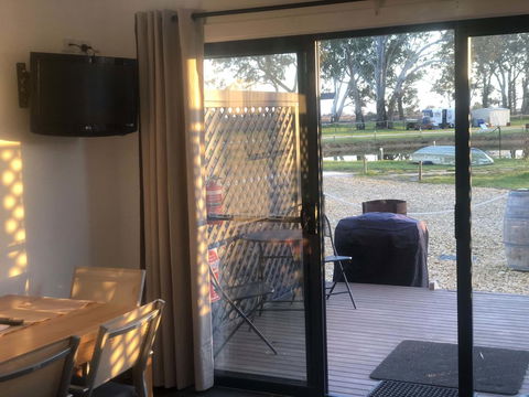 Coonawarra Cabins Unit D - Port Augusta Accommodation 2