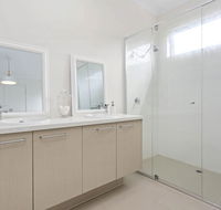 CORYMBIA - MOUNT MARTHA - Port Augusta Accommodation