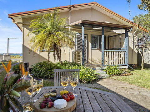 Crystal Blue - Views Across The Bay - Port Augusta Accommodation 3