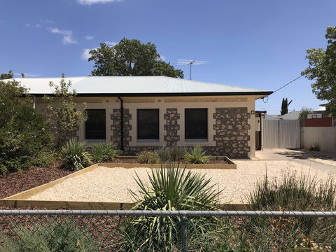 Cute And Cosy II - Events, Workers, Getaways. - Port Augusta Accommodation 0