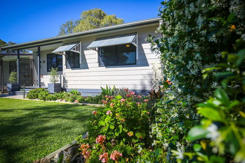 Dell-Lee Cottage - Port Augusta Accommodation 0