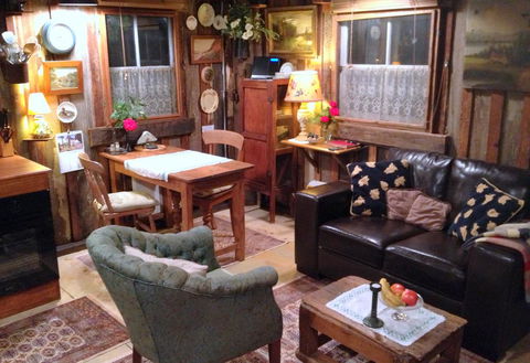 Devon Cottage - Port Augusta Accommodation 2