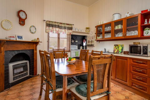 Dillons Cottage - Port Augusta Accommodation 2