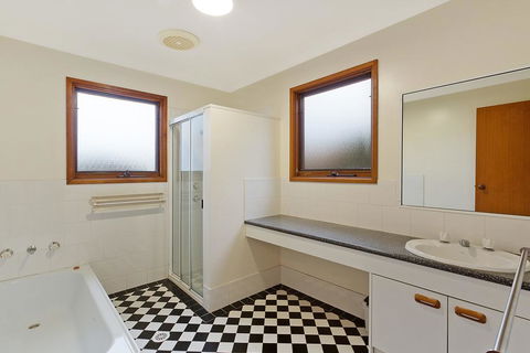 Dollini Street (Unit 2) - Port Augusta Accommodation 1