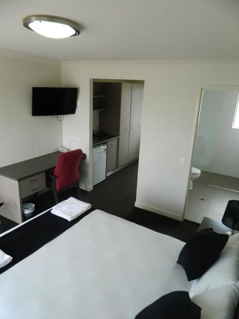 Dooleys Tavern And Motel Capella - Port Augusta Accommodation 3