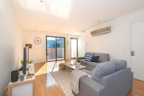 Double Storey Harbortown Townhouse - Port Augusta Accommodation 1
