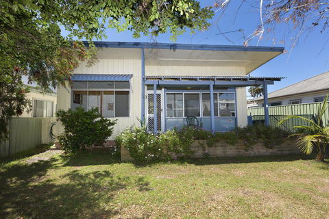 DOUGLAS COTTAGE FORSTER - Port Augusta Accommodation 0