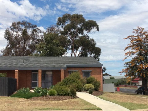 Dunolly Broadway B&B - Port Augusta Accommodation 1
