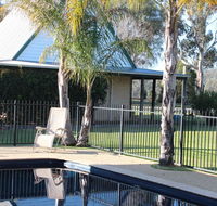 Elinike Guest Cottages - Port Augusta Accommodation