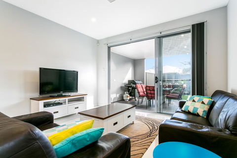 Ella House Adelaide - Port Augusta Accommodation 1
