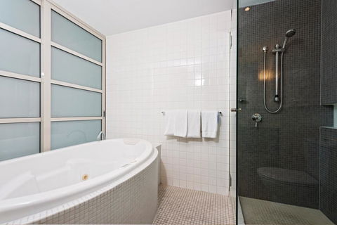 Embassy Apartment North Terrace - Port Augusta Accommodation 3