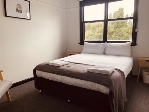 Empire Hotel Beechworth - Port Augusta Accommodation 2
