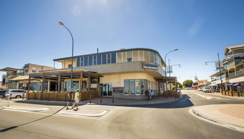 Esplanade Hotel Adelaide - Port Augusta Accommodation 0