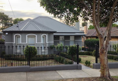 Essendon - Home Away From Home - Port Augusta Accommodation 0