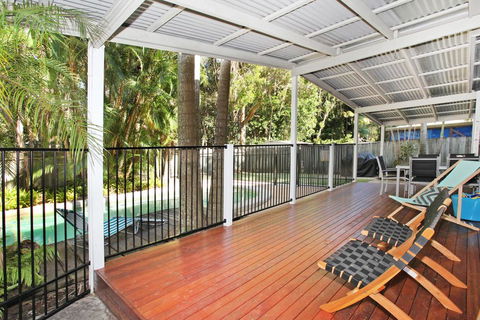 FABULOUS HOLIDAY HIDEAWAY - COOLUM BEACH - Port Augusta Accommodation 1
