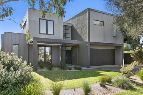 Fabulous Home - Families Only - Port Augusta Accommodation 1