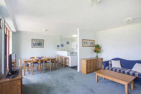 Fathoms 9 - Mollymook - Port Augusta Accommodation 3