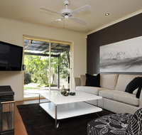Feathers Serviced Townhouse - Port Augusta Accommodation