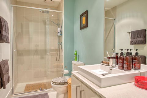 Fitzroy Lifestyle 1 Bed With Pool, Spa, Sauna & Gym - Port Augusta Accommodation 3