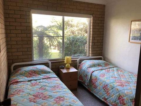 Flat 1-3 Bay Lane - Port Augusta Accommodation 3