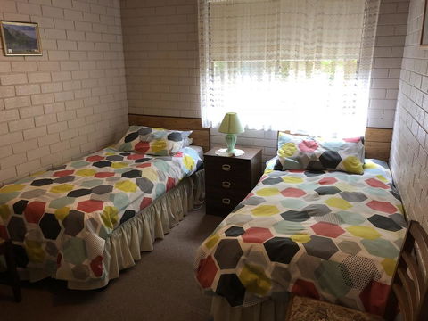 Flat 1/15 Dalmeny Drive - Port Augusta Accommodation 3