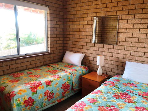 Flat 2 - 3 Bay Lane - Port Augusta Accommodation 3