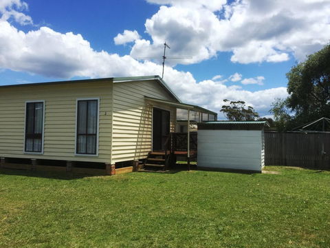 Flat 2, 42 McMillan Rd - Port Augusta Accommodation 0