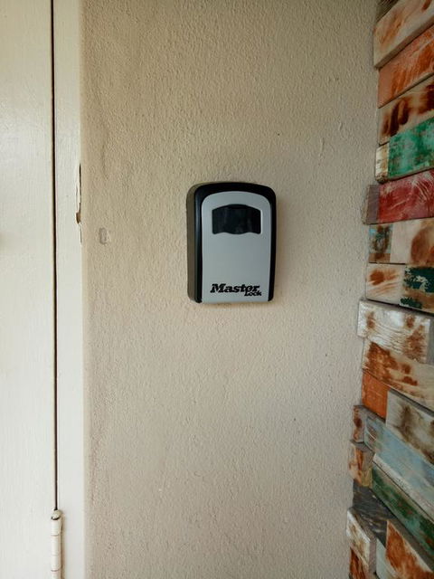FUNKY COTTAGE - Port Augusta Accommodation 3