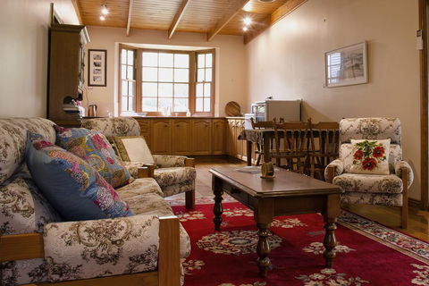 Gellibrand River Gallery Accommodation - Port Augusta Accommodation 3