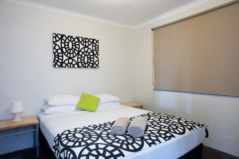 Geraldton's Ocean West Holiday Units & Short Stay Accommodation - Port Augusta Accommodation 0