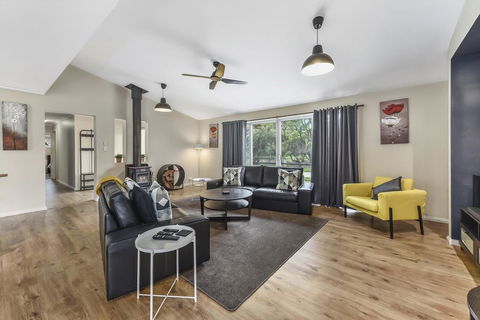 Glen River House - Port Augusta Accommodation 3