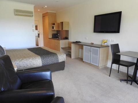 Golden Heritage Accommodation - Port Augusta Accommodation 3