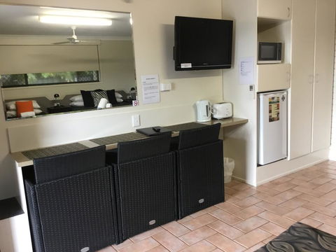 Golden Palms Motor Inn - Port Augusta Accommodation 3