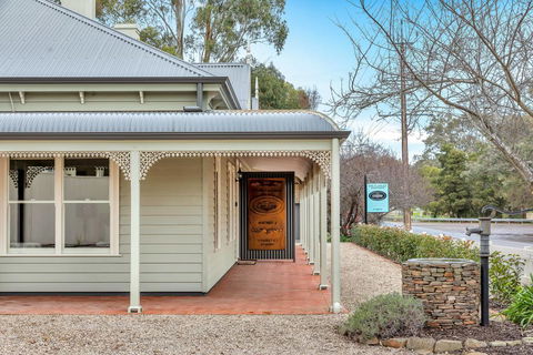 Grandview Accommodation - The Flaxley Apartments - Port Augusta Accommodation 1