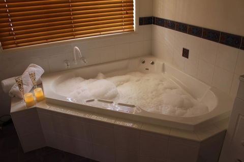 Granite Gardens Cottages & Lake Retreat - Port Augusta Accommodation 2